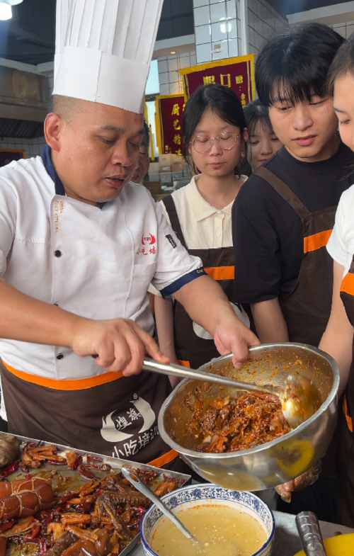 煌旗鹵菜培訓(xùn)現(xiàn)場(chǎng)